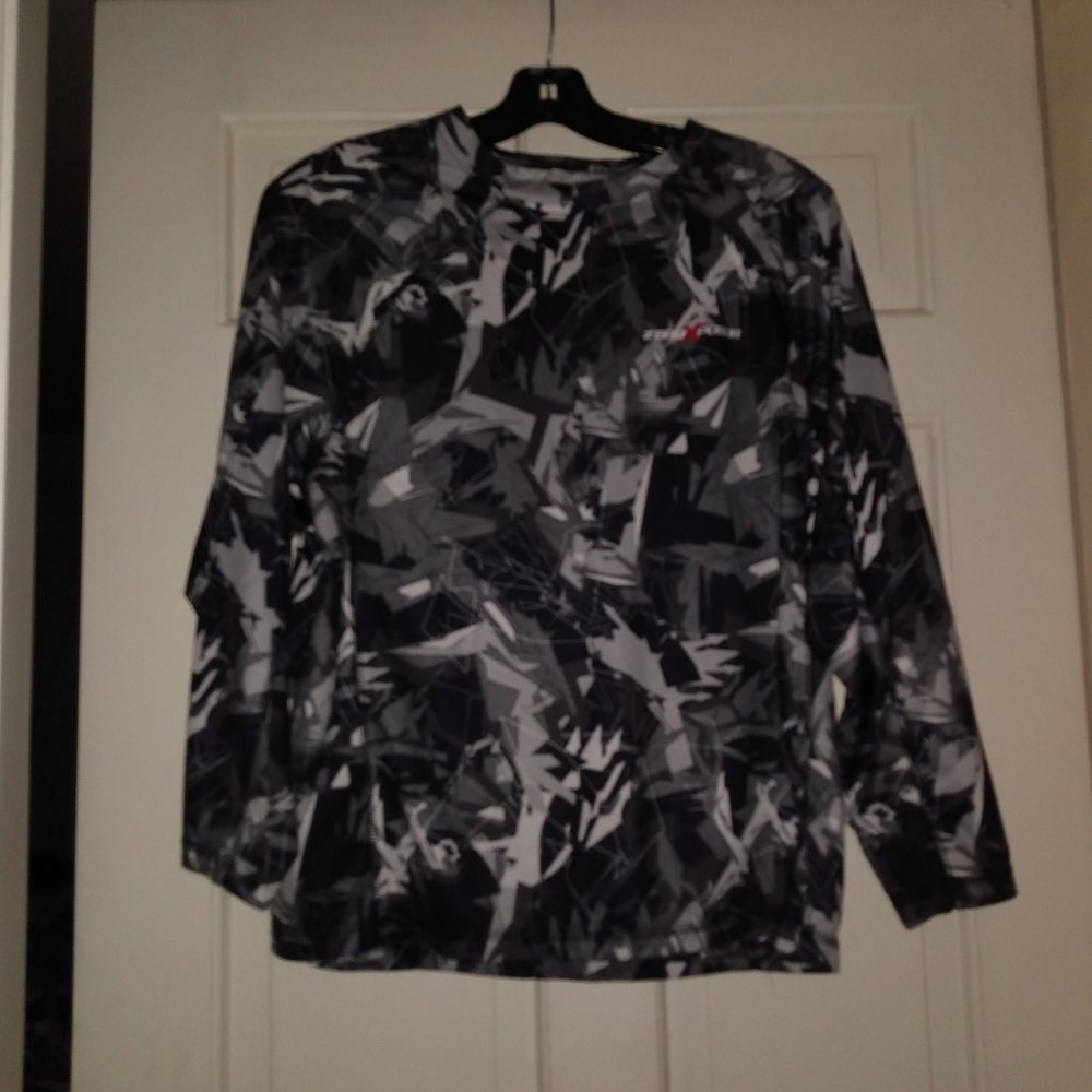 Xposure Como Athletic Long Sleeve Workout top Size XL